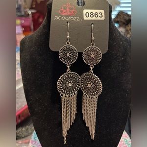 Paparazzi casual wear earrings